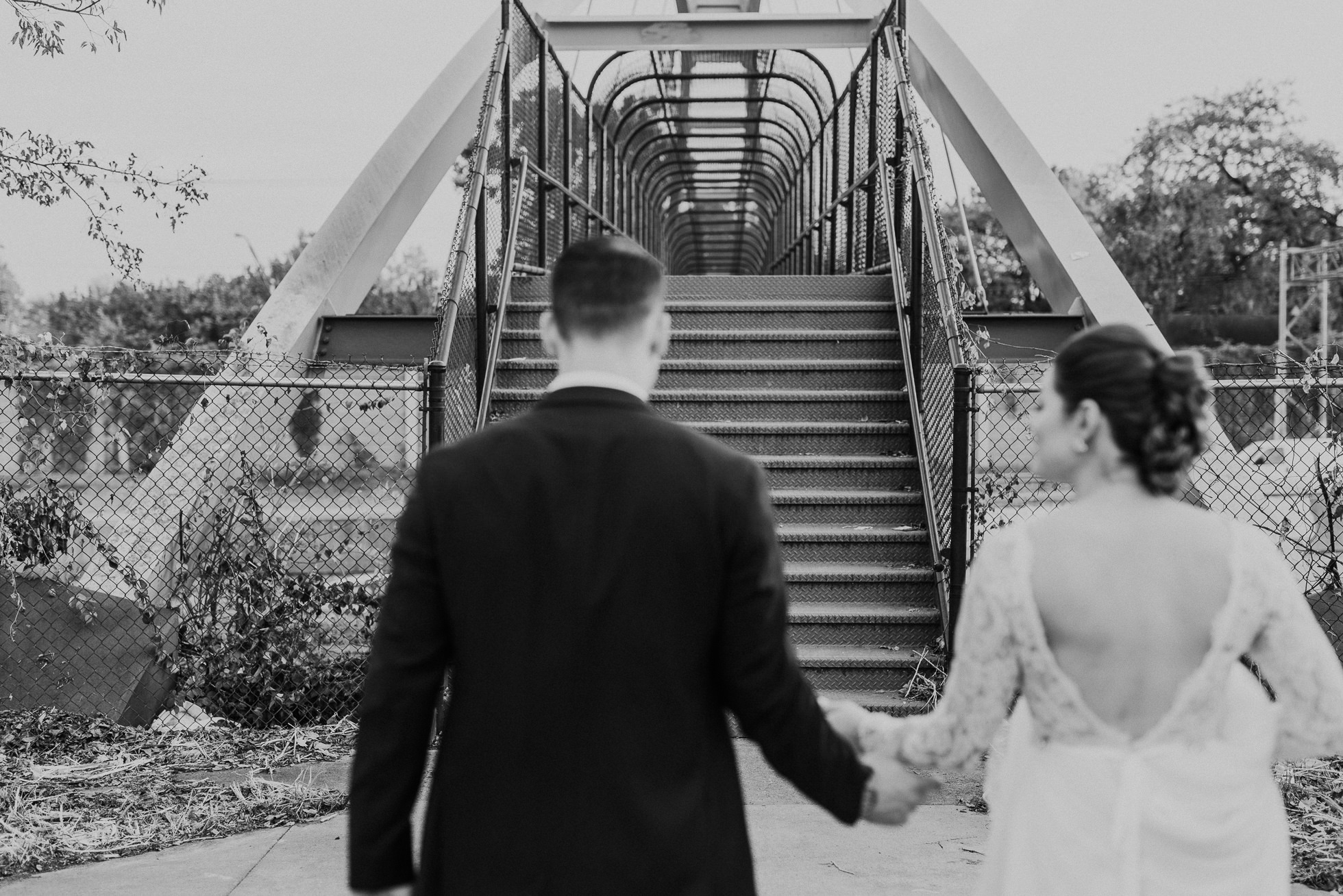 bride and groom walking nashville tennessee