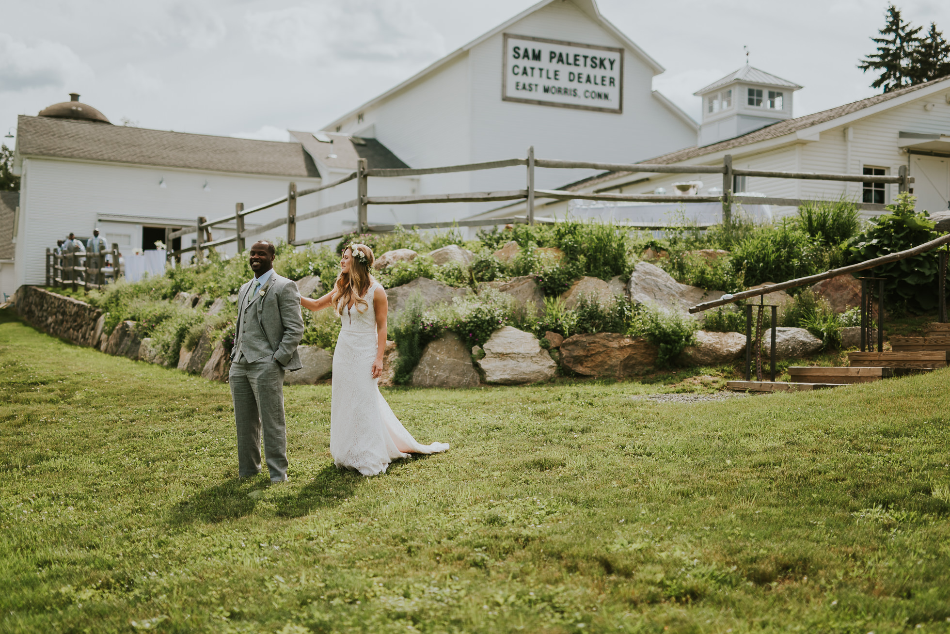 first look on a farm photographed by Traverse the Tides