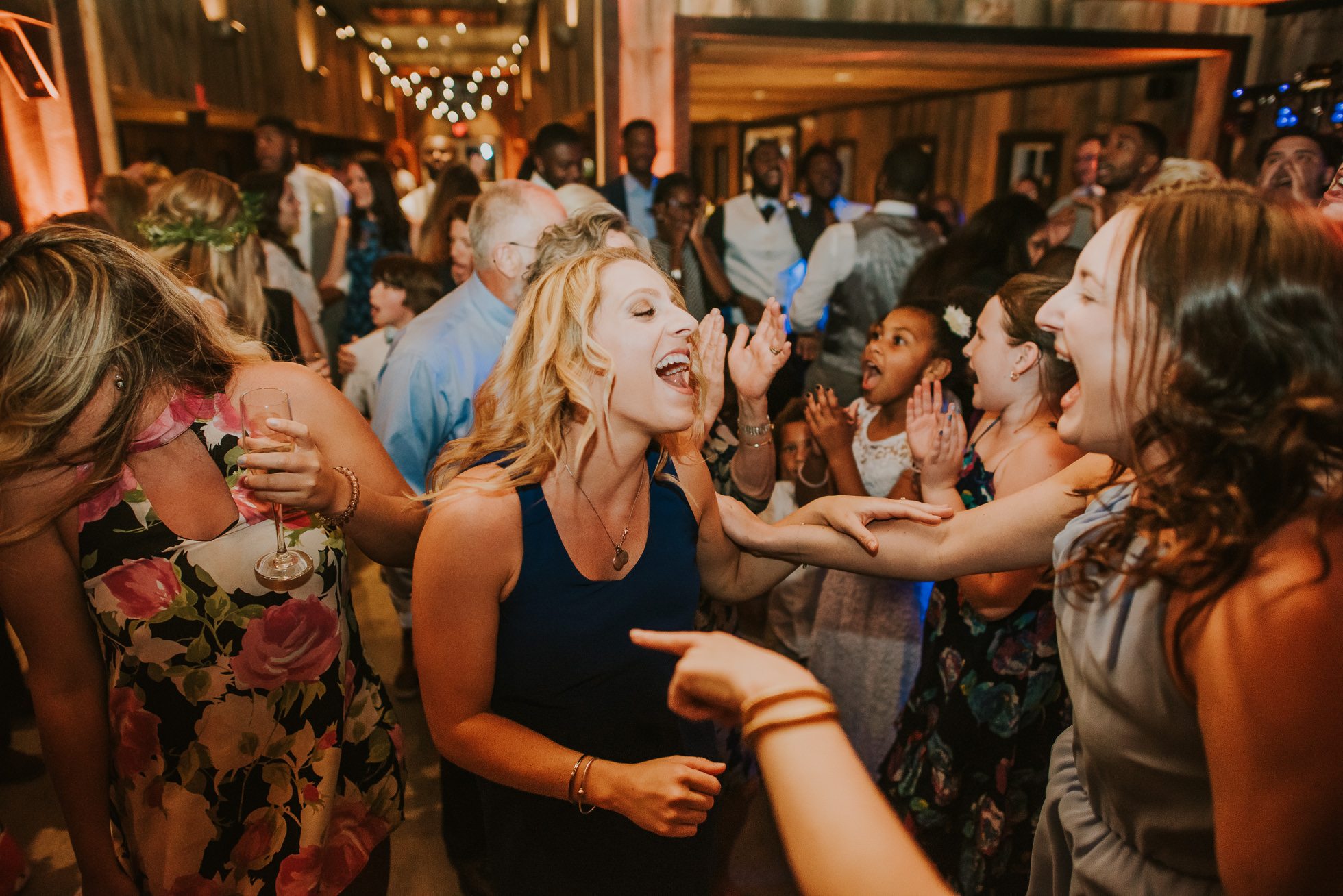 South Farms Connecticut barn wedding photographed by Traverse the Tides