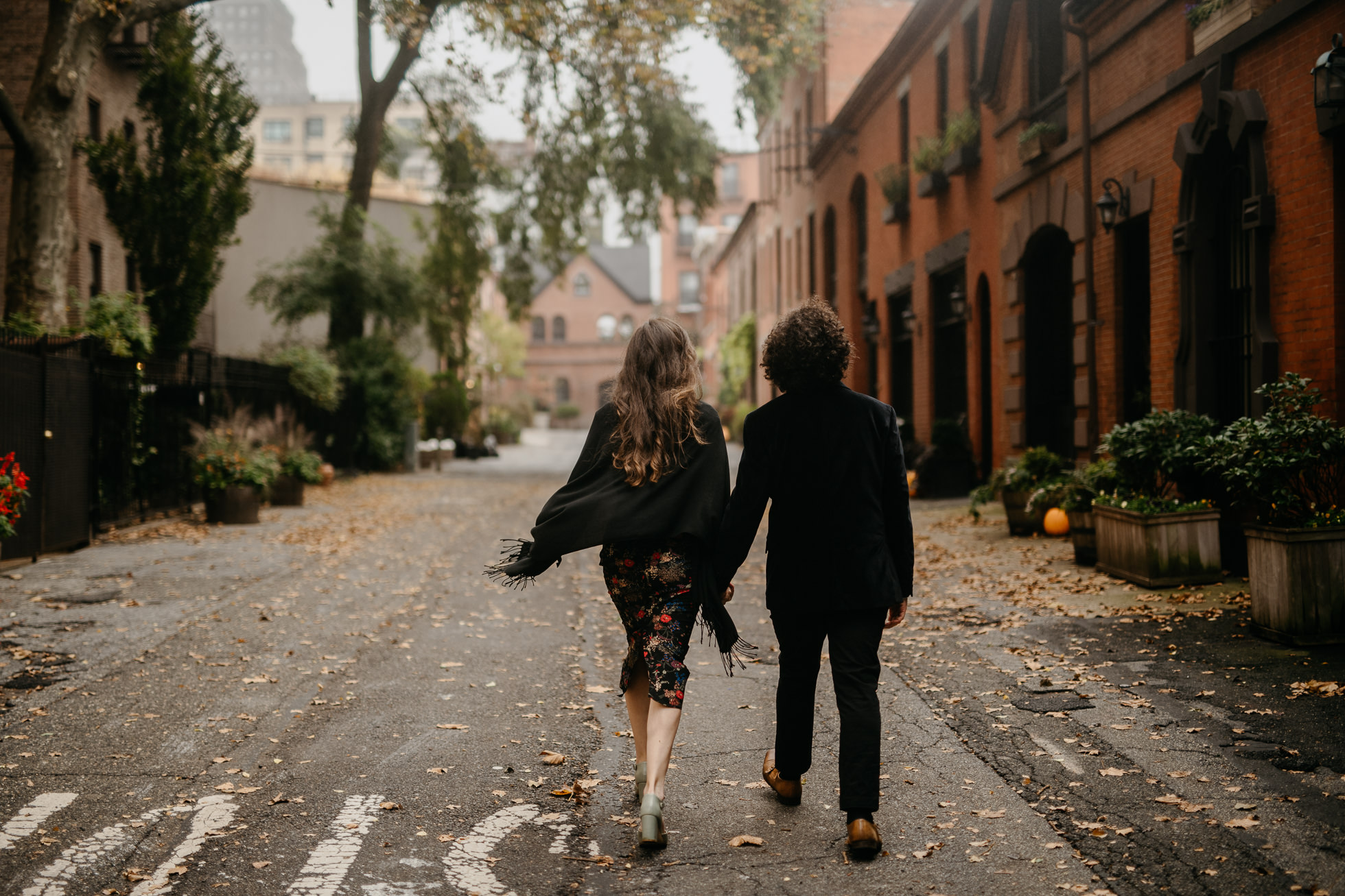 Brooklyn alley engagement photos