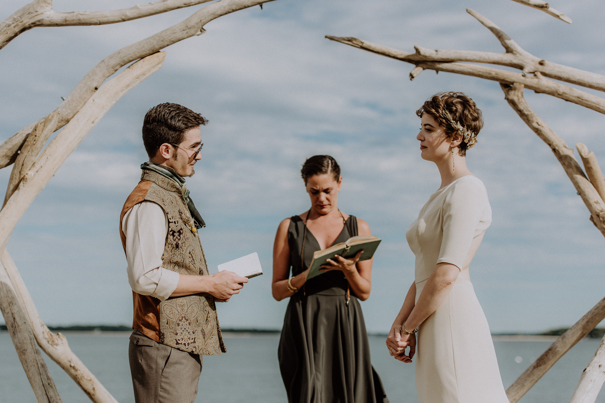 groom reading vows