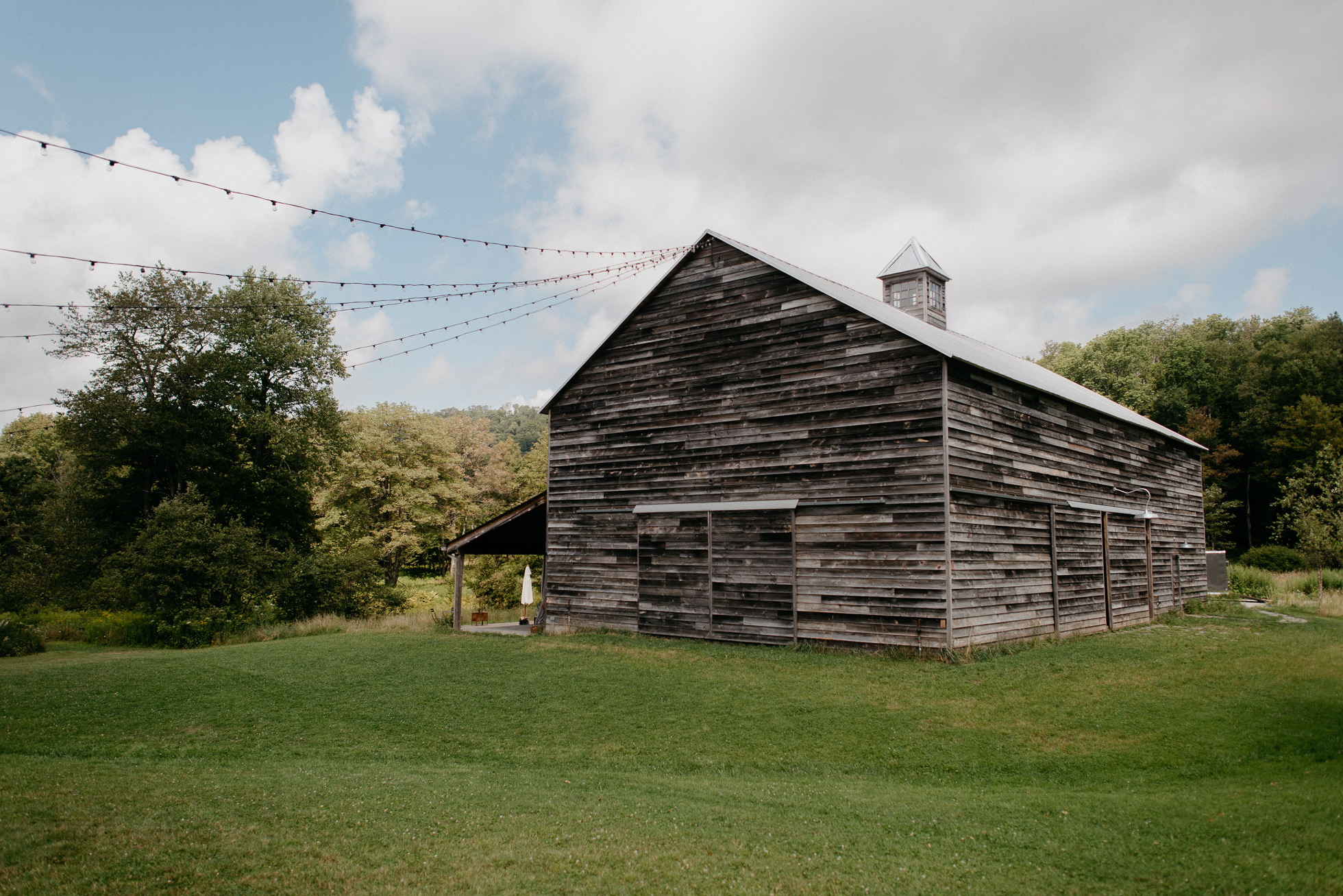 Handsome Hollow barn wedding