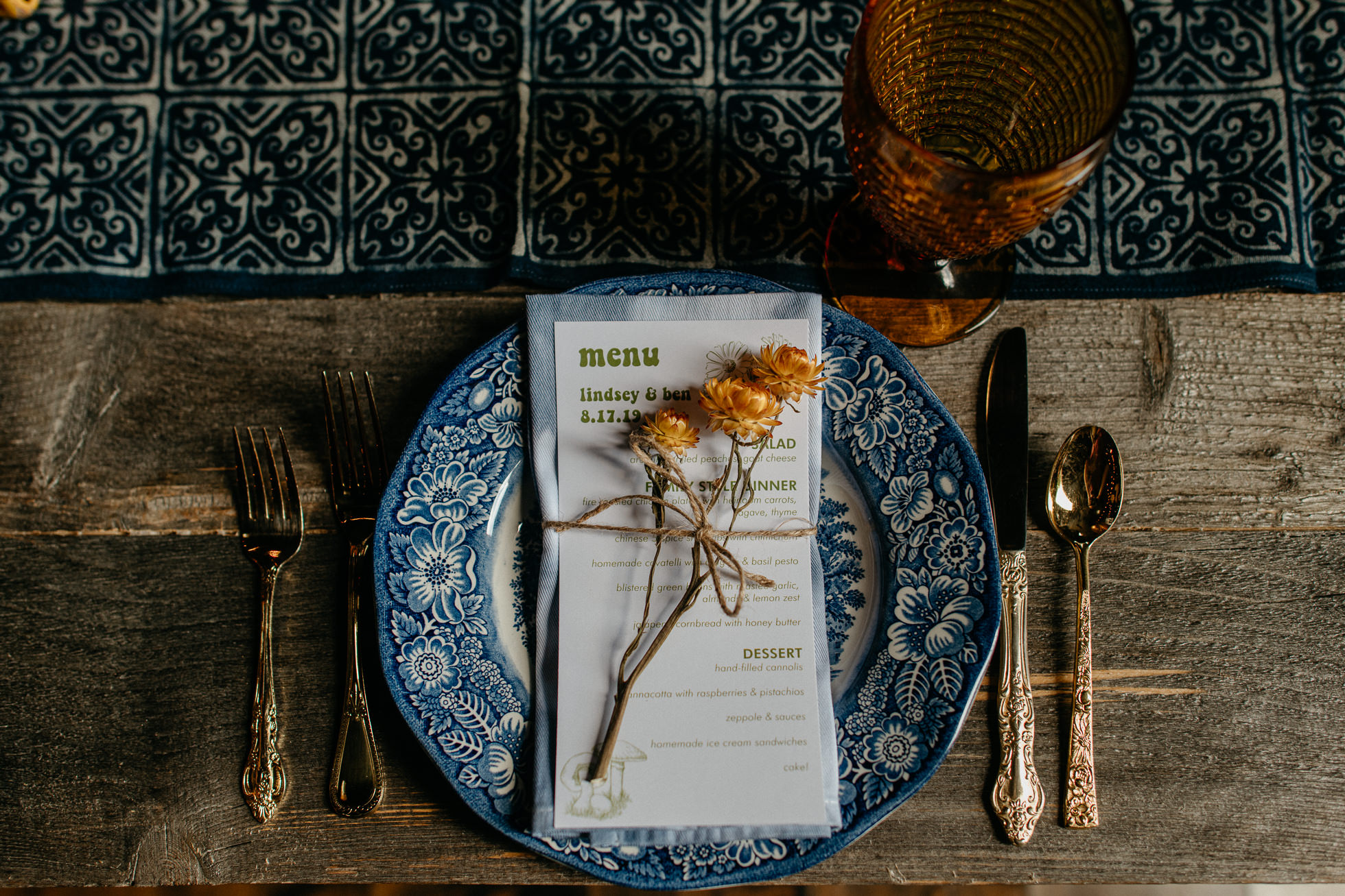 rustic wedding dinner table setting