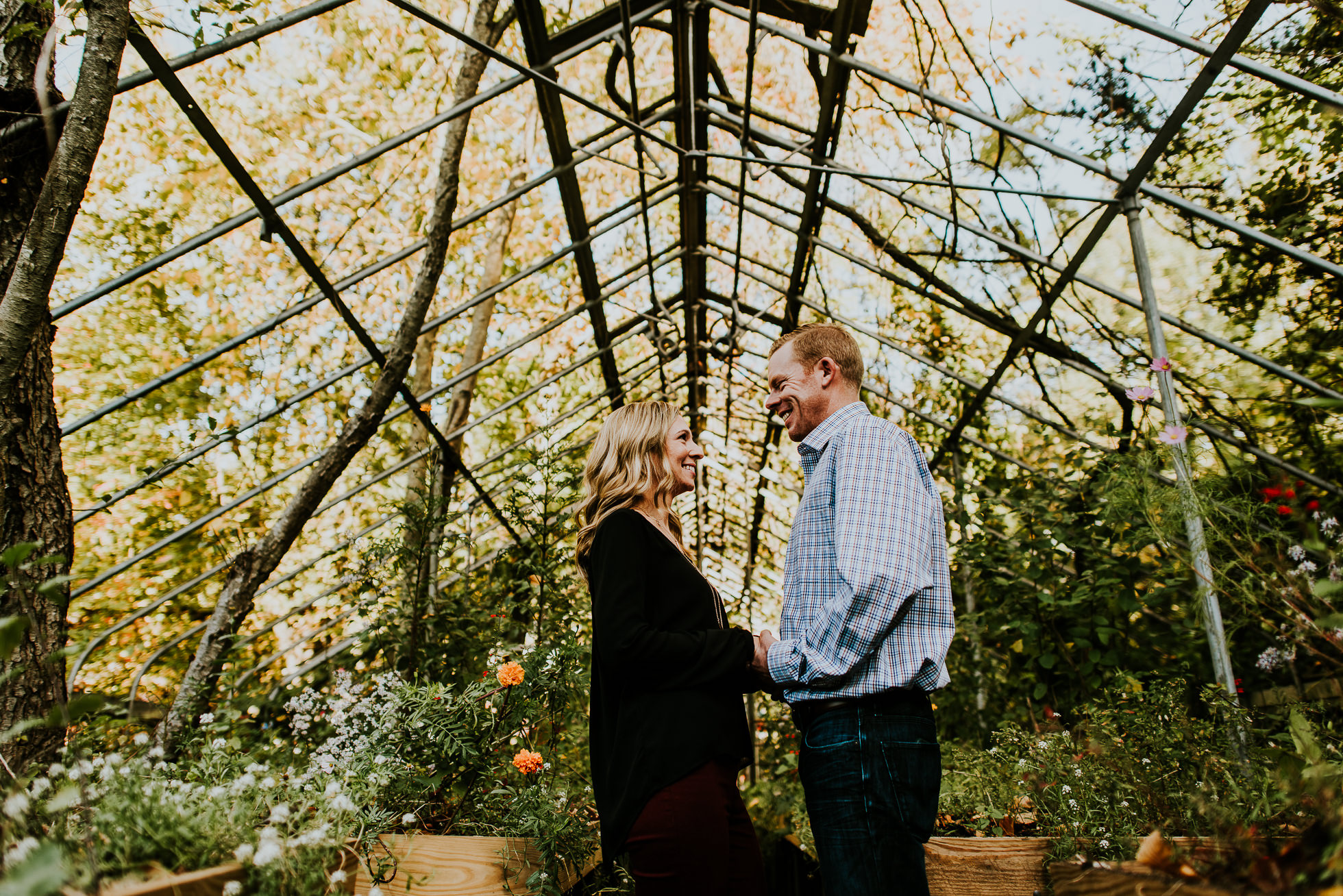 Welwyn Preserve engagement session photographed by Traverse the Tides