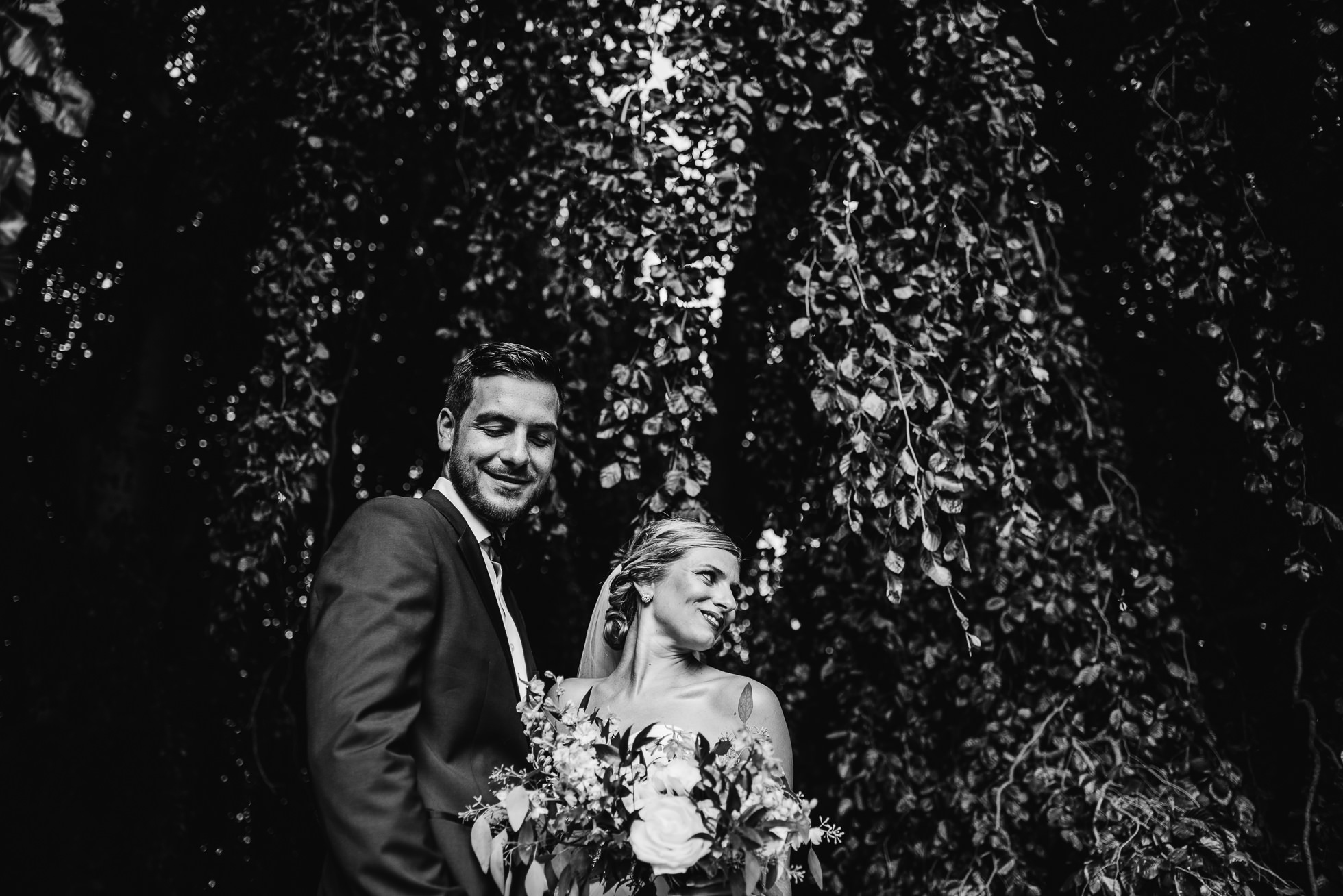 bride and groom portraits trees at lyndhurst castle photographed by traverse the tides