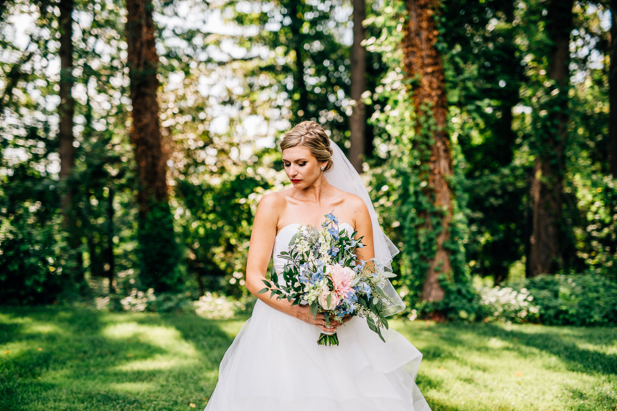 bride portrait at lyndhurst castle photographed by traverse the tides