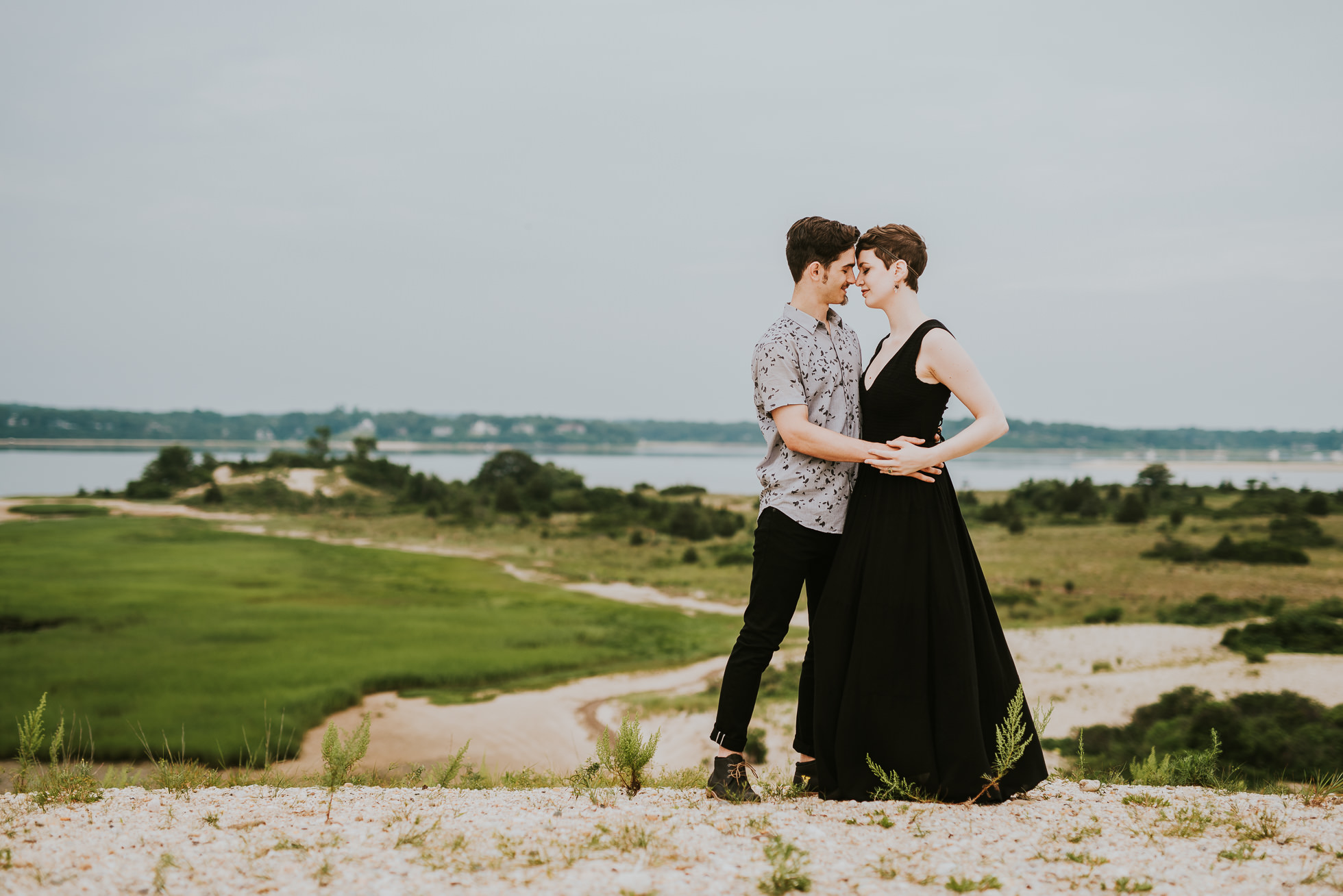 what to wear engagement photos photographed by traverse the tides