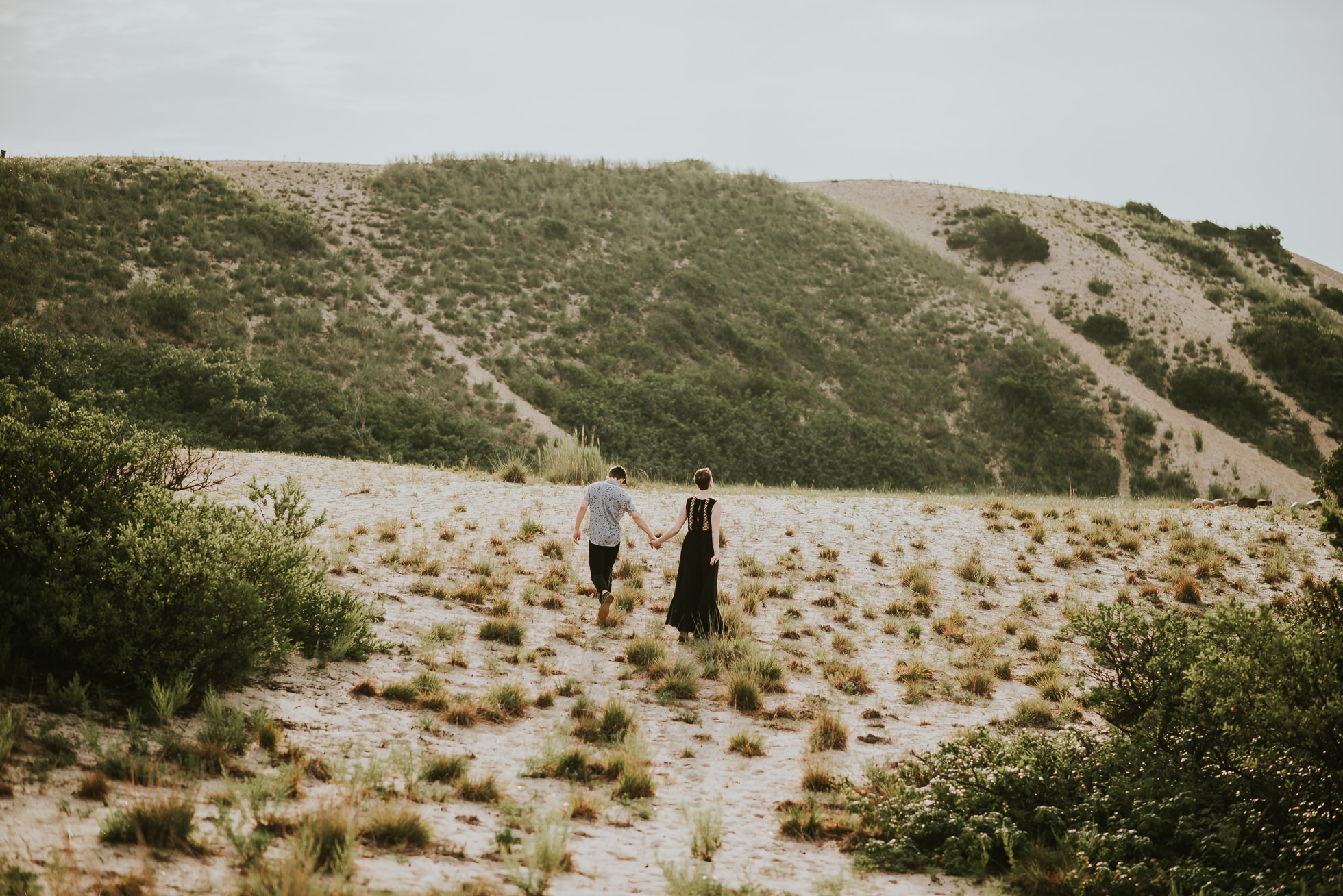 desert engagement photos photographed by traverse the tides