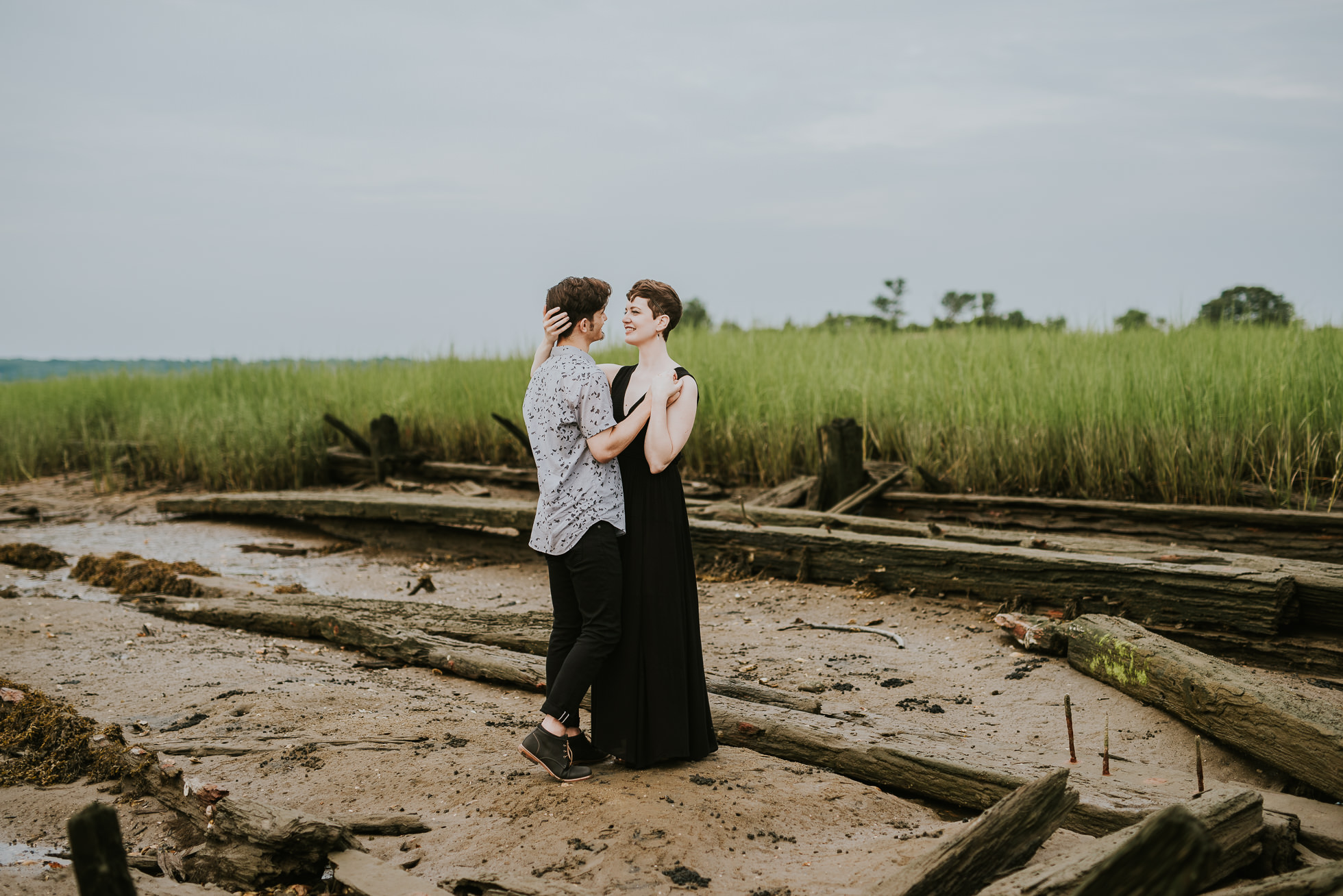 sea grass engagement photographed by traverse the tides