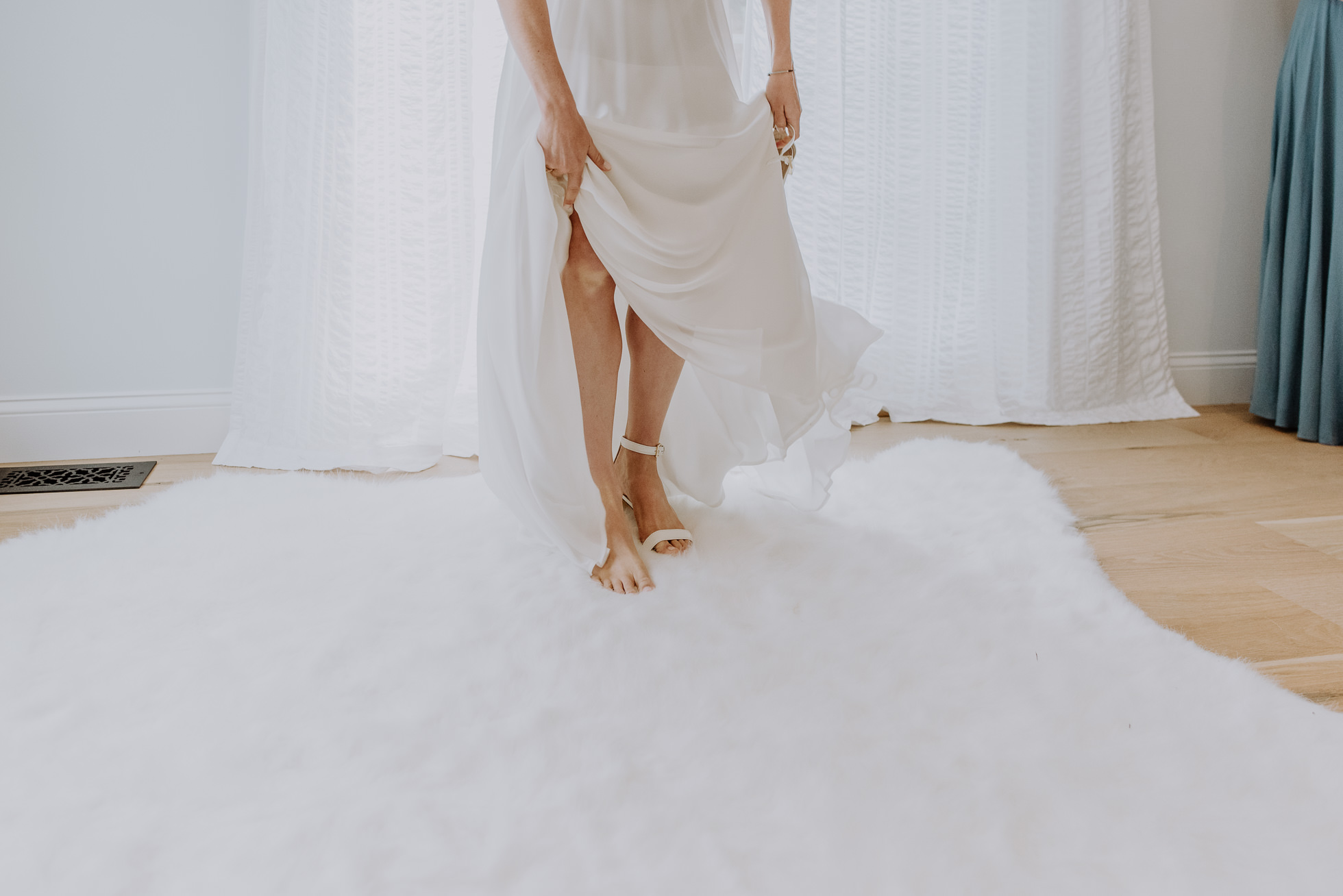 bridal gown Montauk wedding photographed by Traverse the Tides