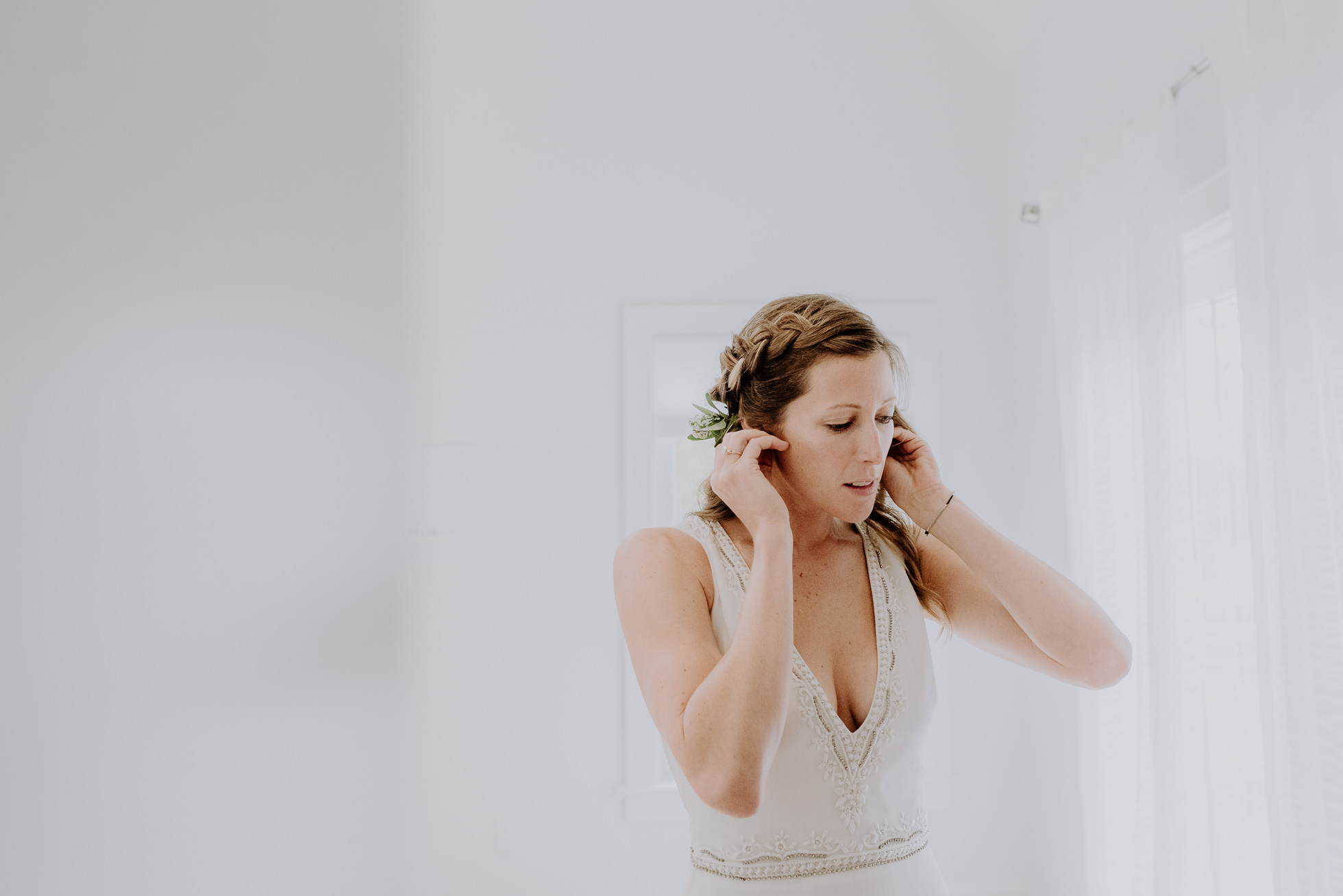 boho bride Montauk wedding photographed by Traverse the Tides