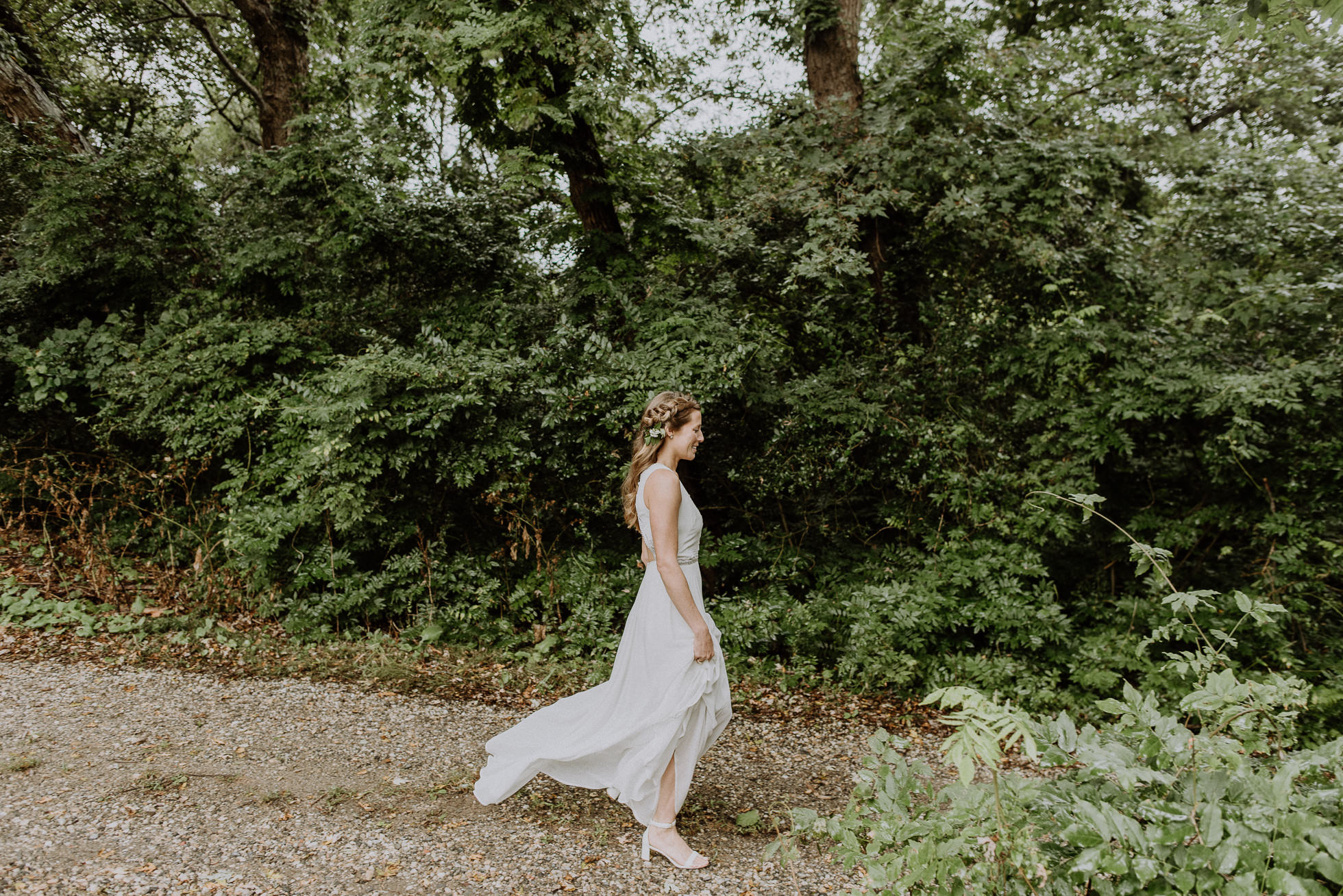 bride first look Montauk wedding photographed by Traverse the Tides