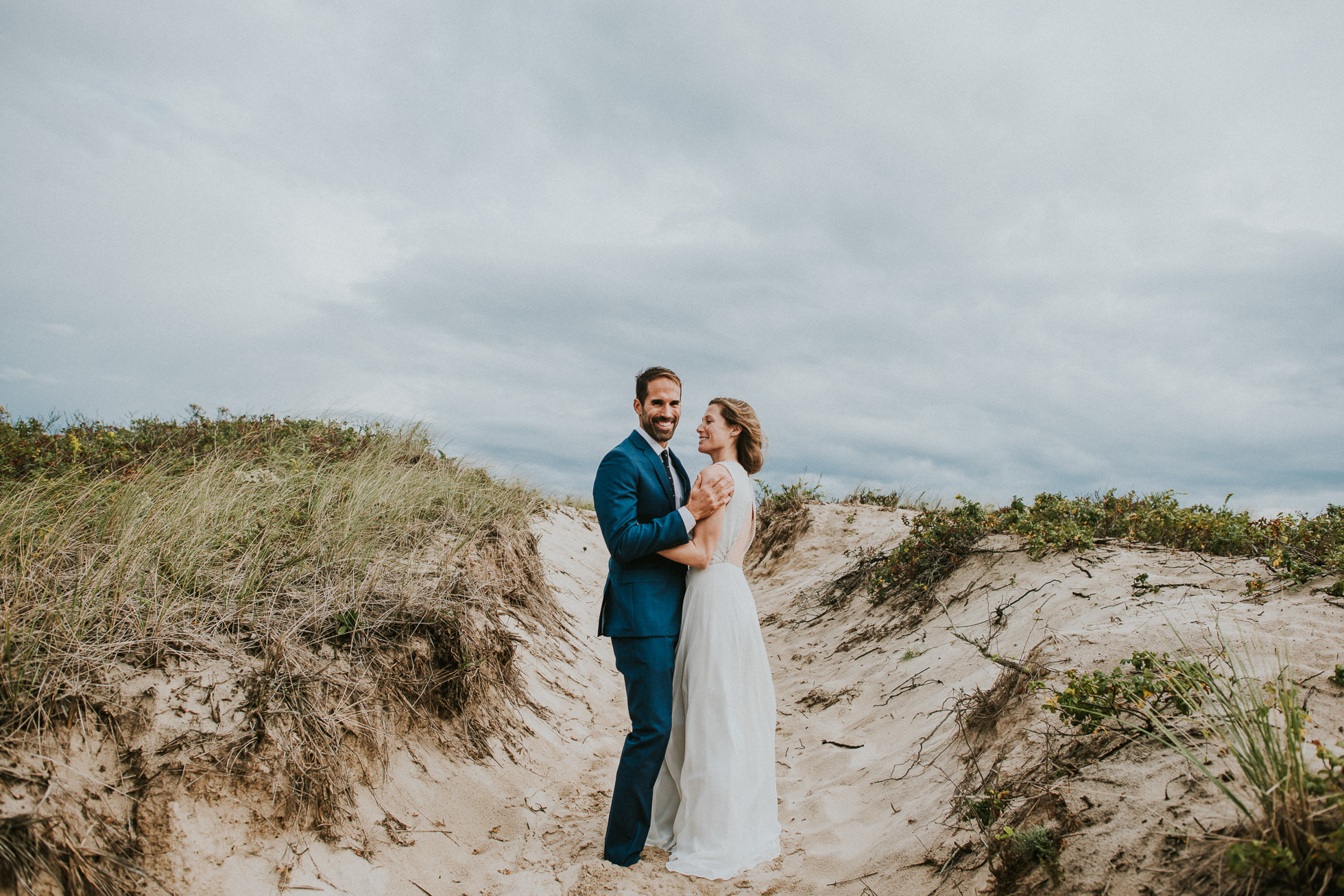 stylish bride and groom sand dunes Montauk wedding photographed by Traverse the Tides