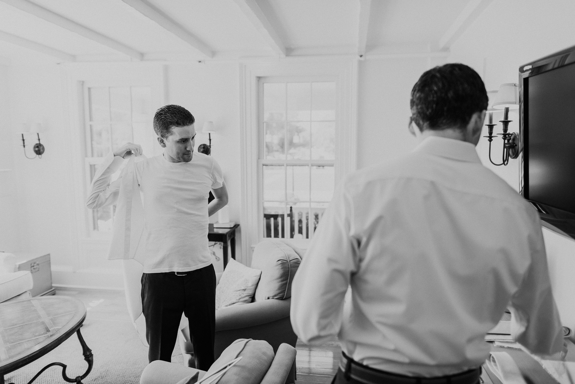 groom and best man getting ready East Hampton